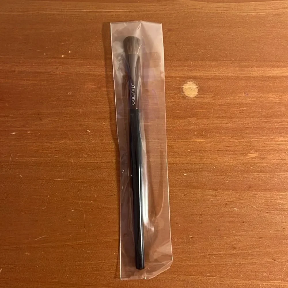 Shiseido eyeshadow brush #5 small
